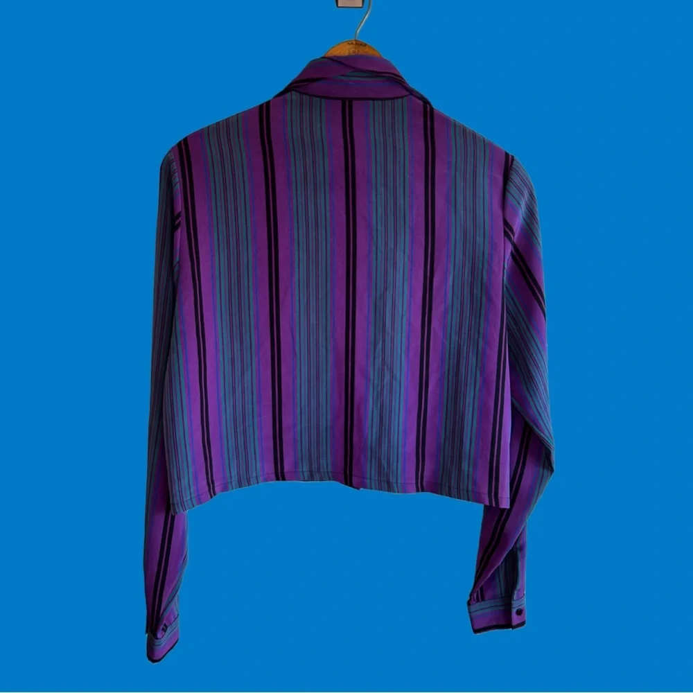 Vintage Style Collar Striped Button Down Crop Top - Picture 5 of 7